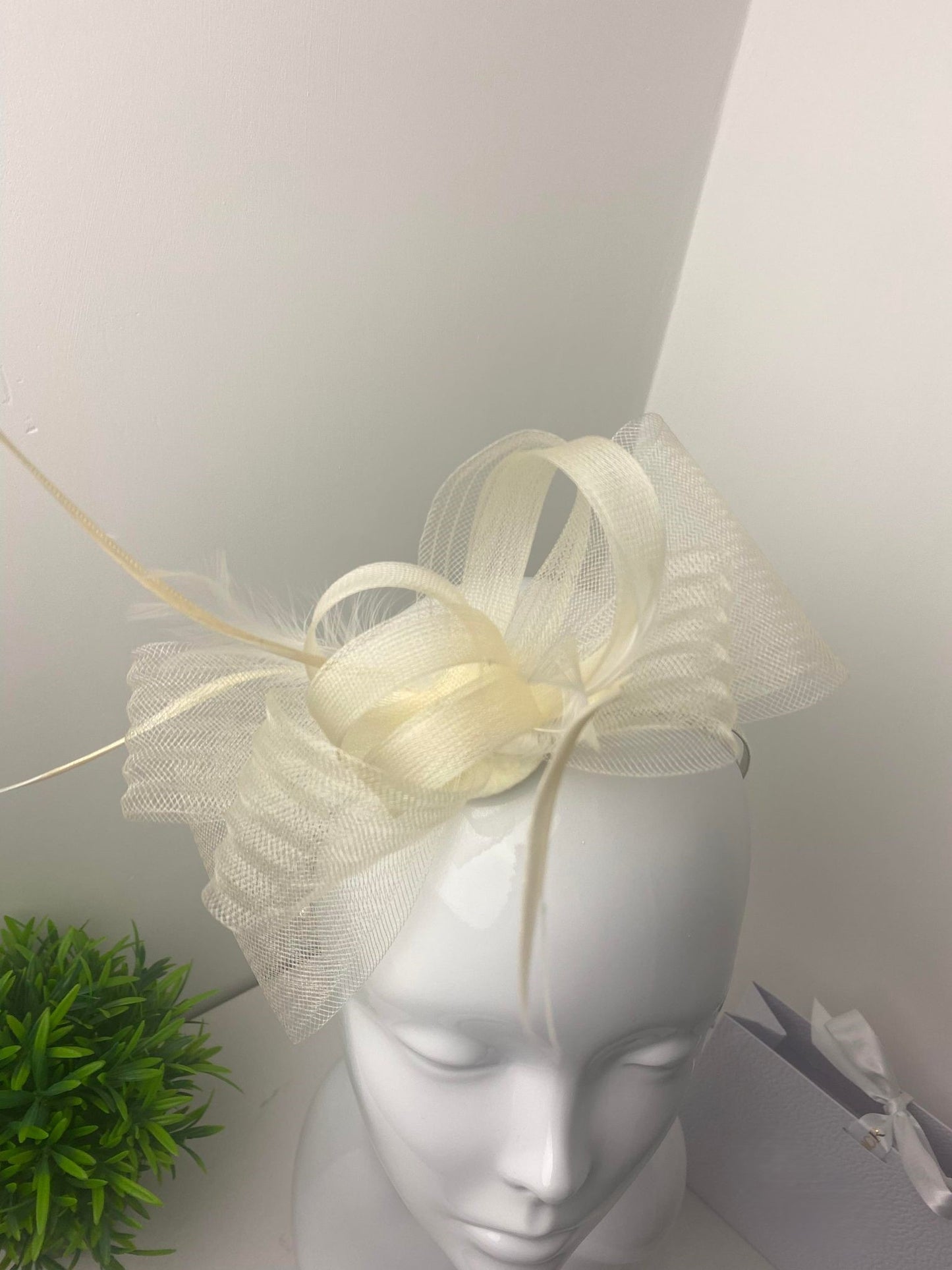 Cream Loop Feather Fascinator