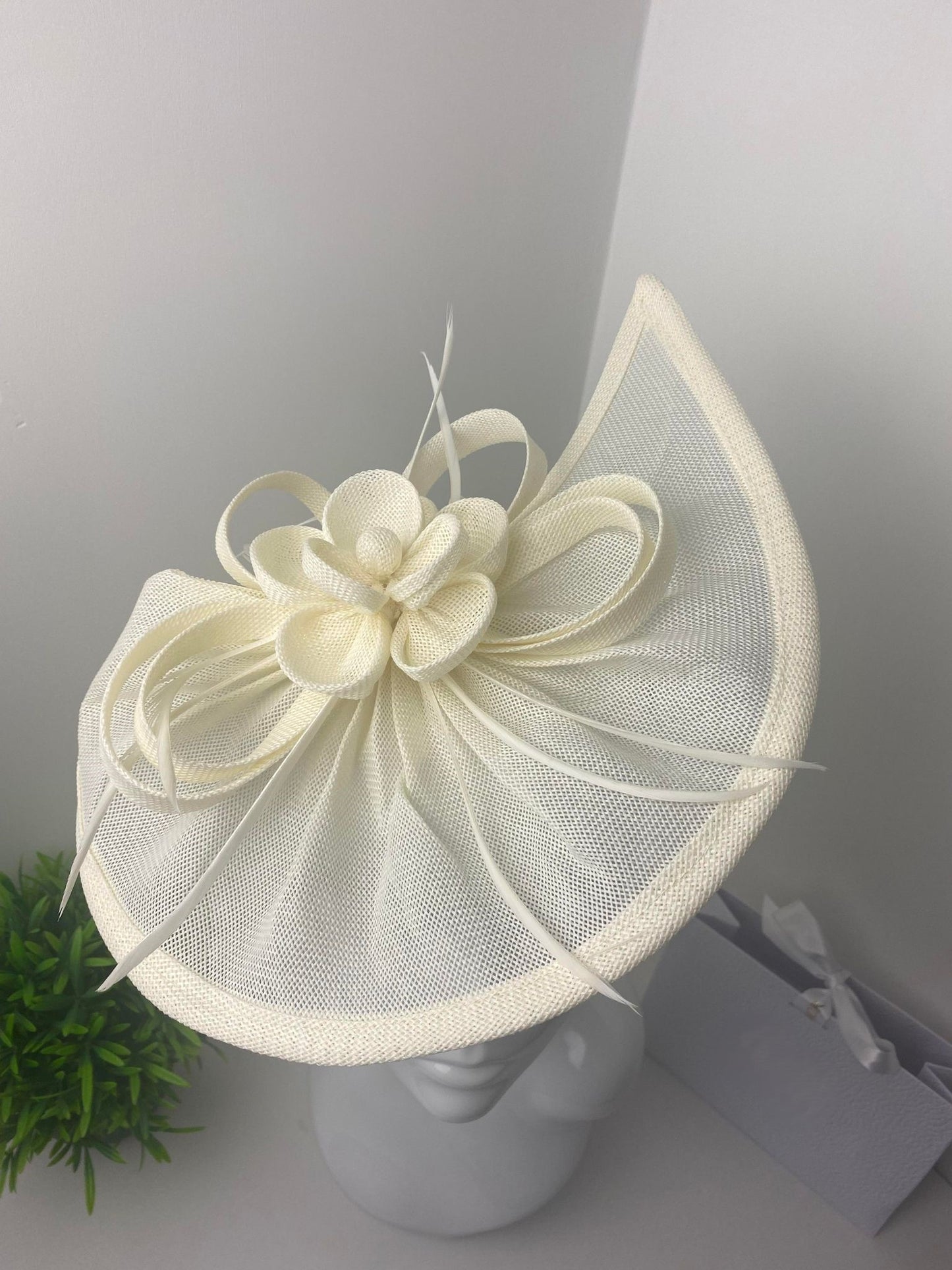 Cream Teardrop Floral Fascinator