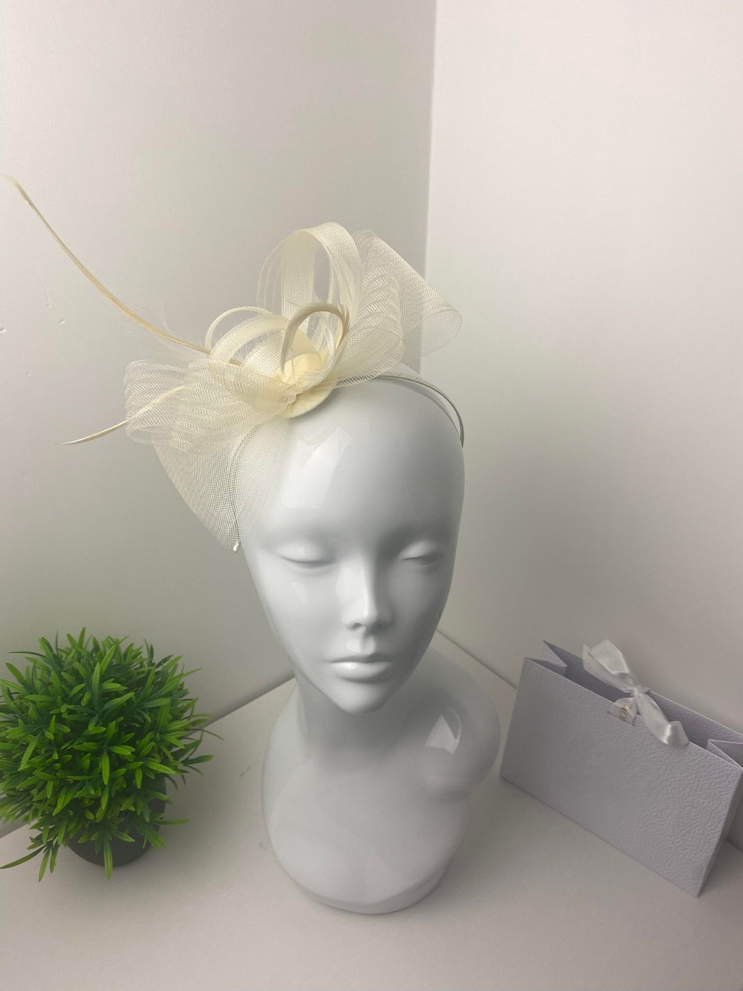 Cream Loop Feather Fascinator