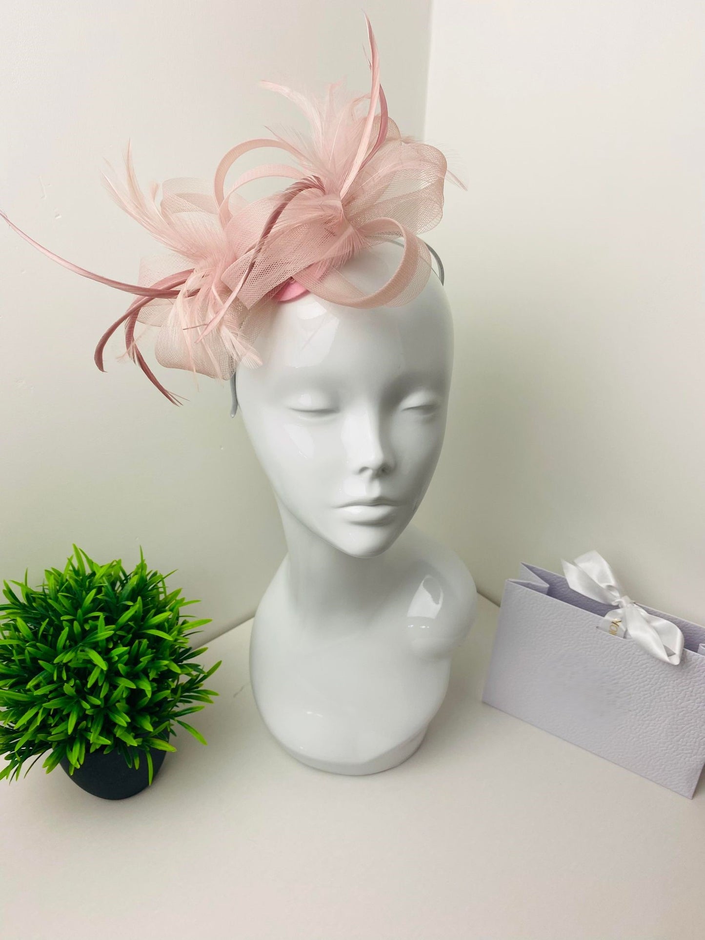 Dusky Pink Feather Loop Fascinator