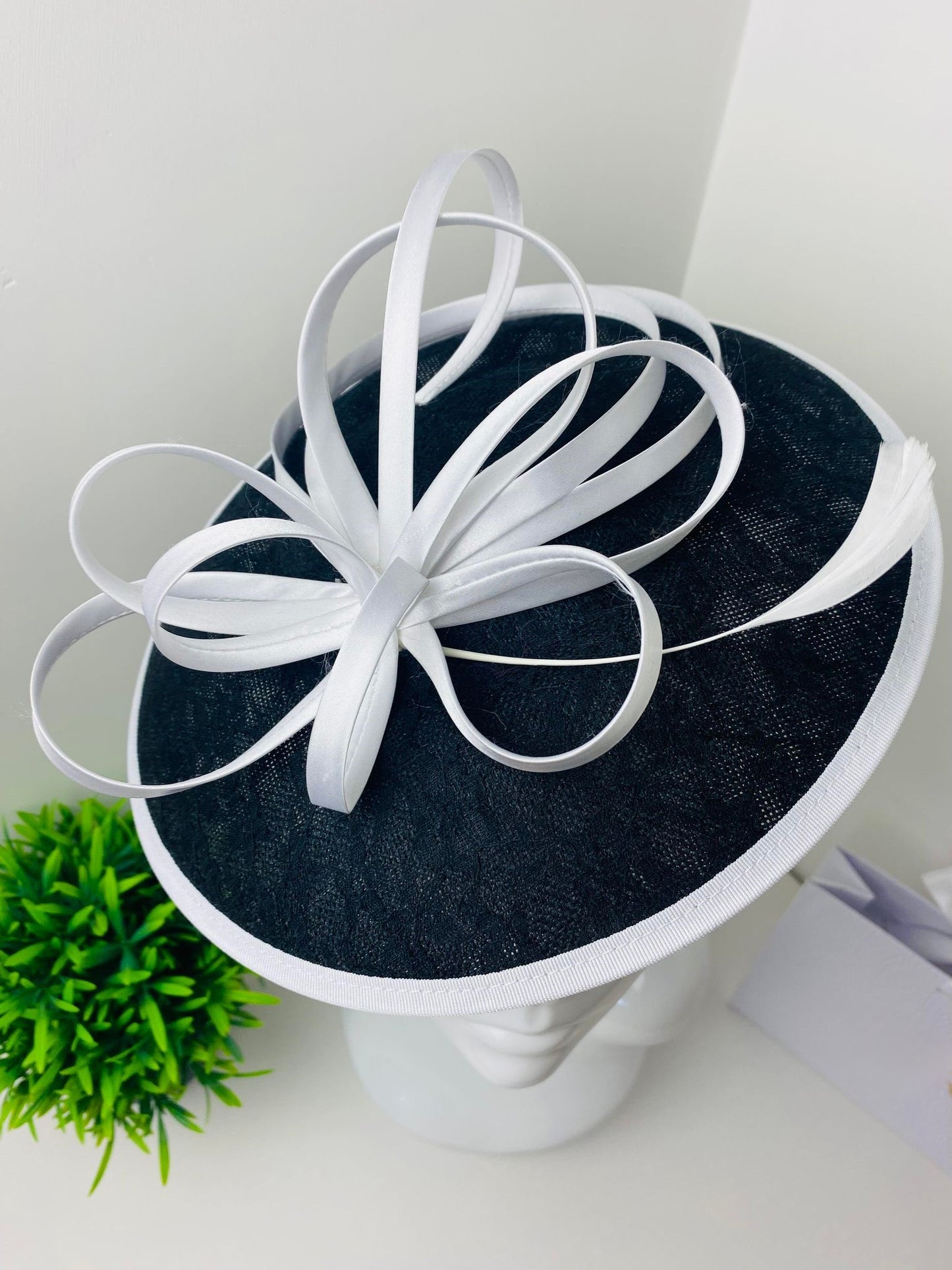 Black and White Lace Disc Fascinator