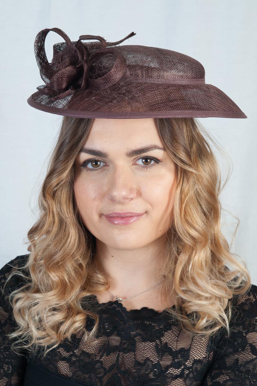 Daisy Brown Floral Hatinator