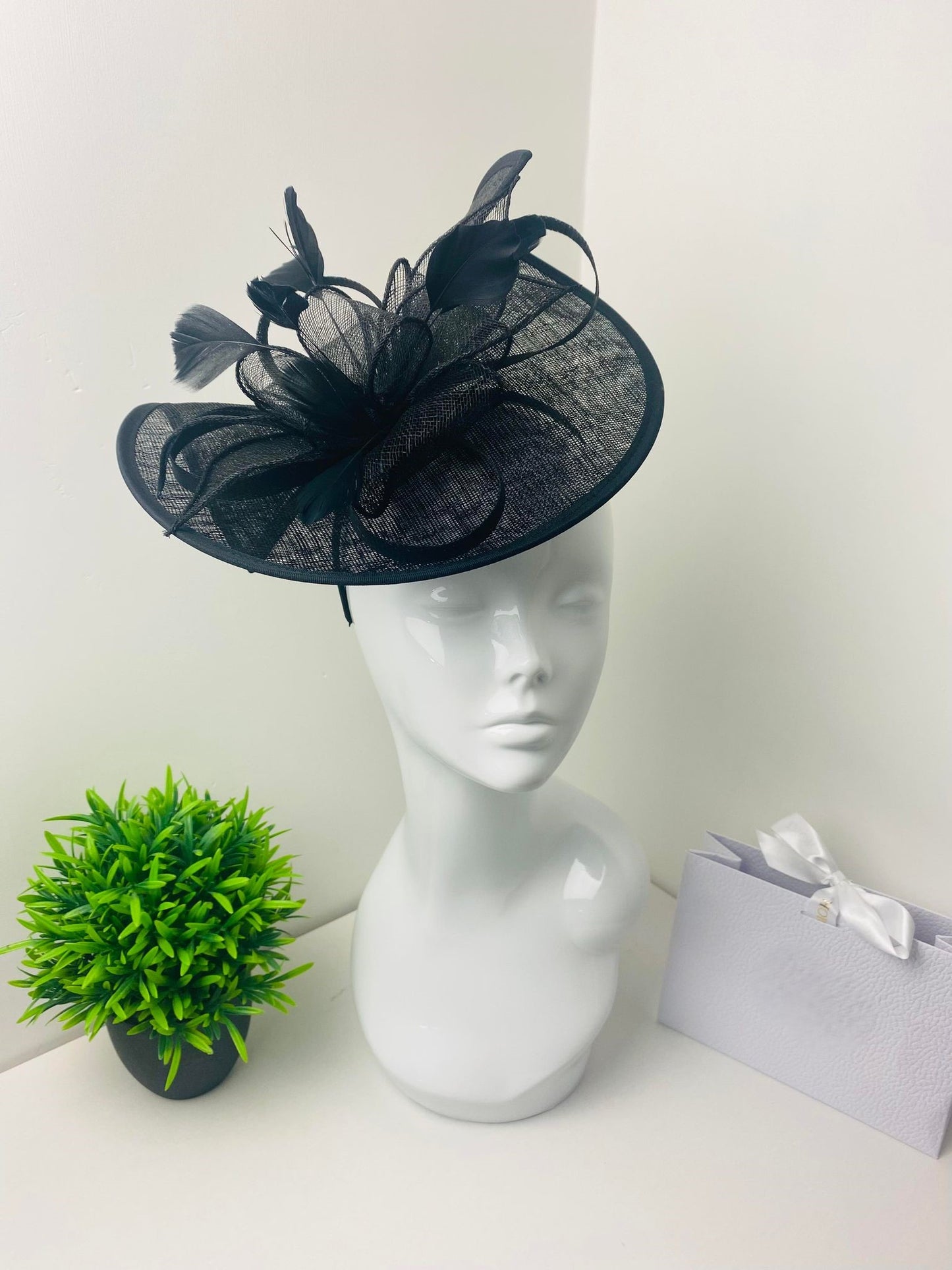 Clarence Black Disc Fascinator