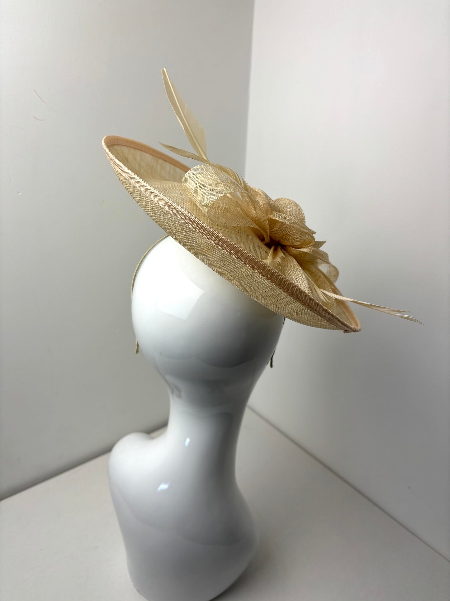 Eternal Cream Round Fascinator