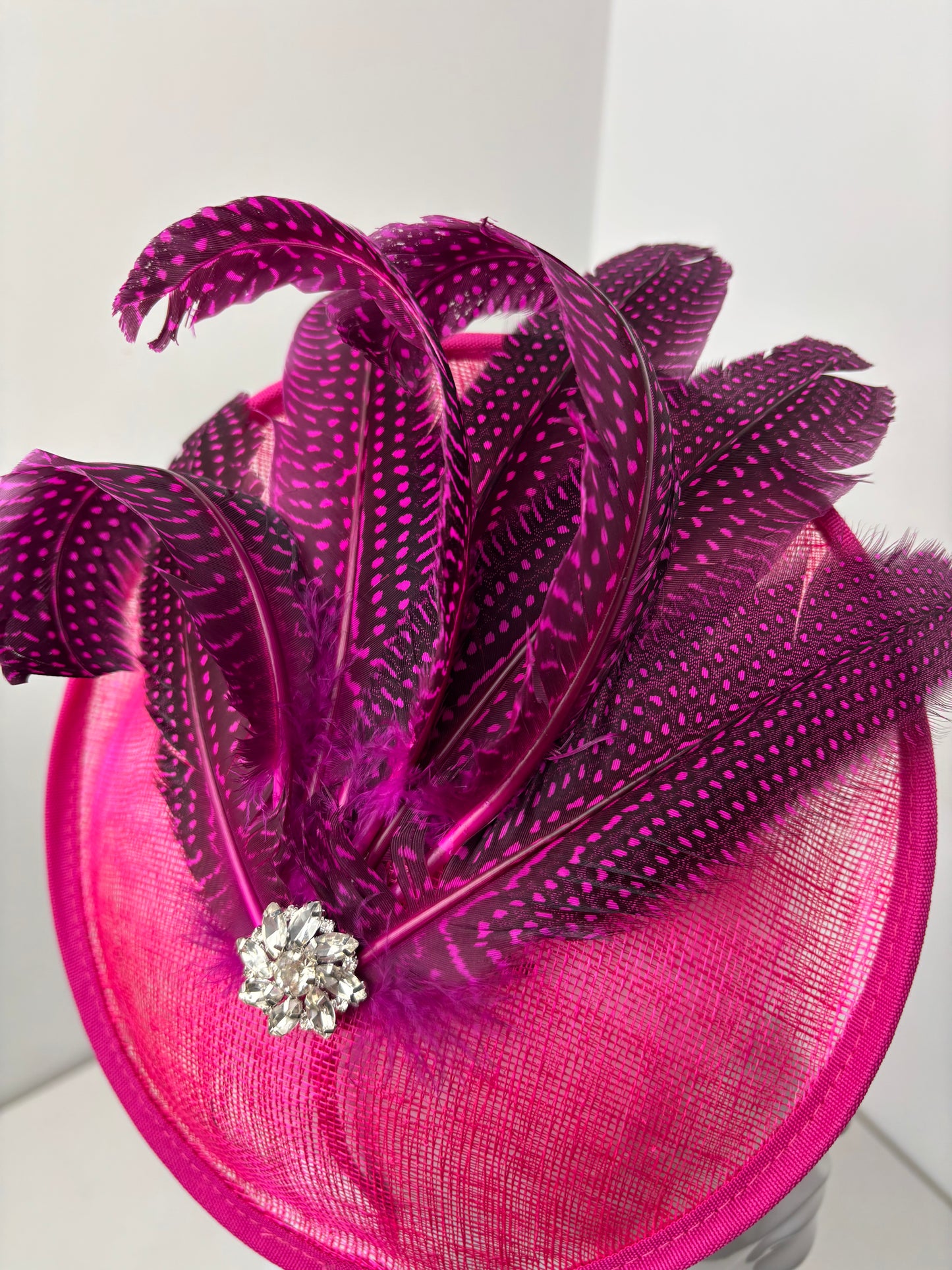 Fuchsia Pink Feather Fascinator Hat – Handmade Sinamay Wedding Guest Headpiece - Ladies Race Day Hat for Ascot & Derby