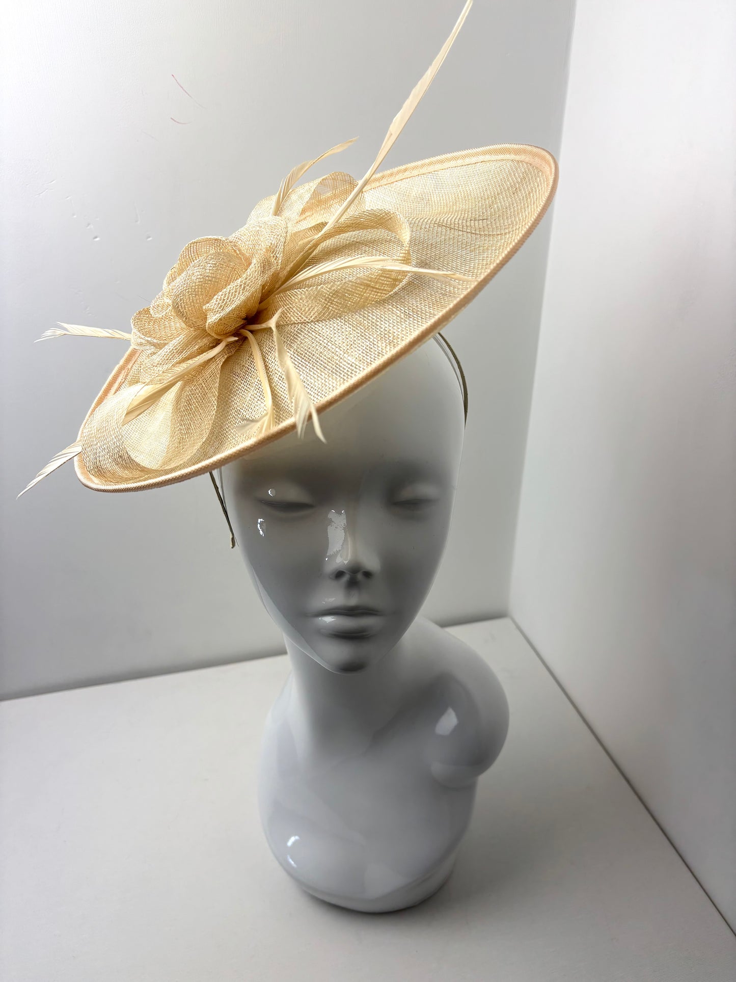 Eternal Cream Round Fascinator