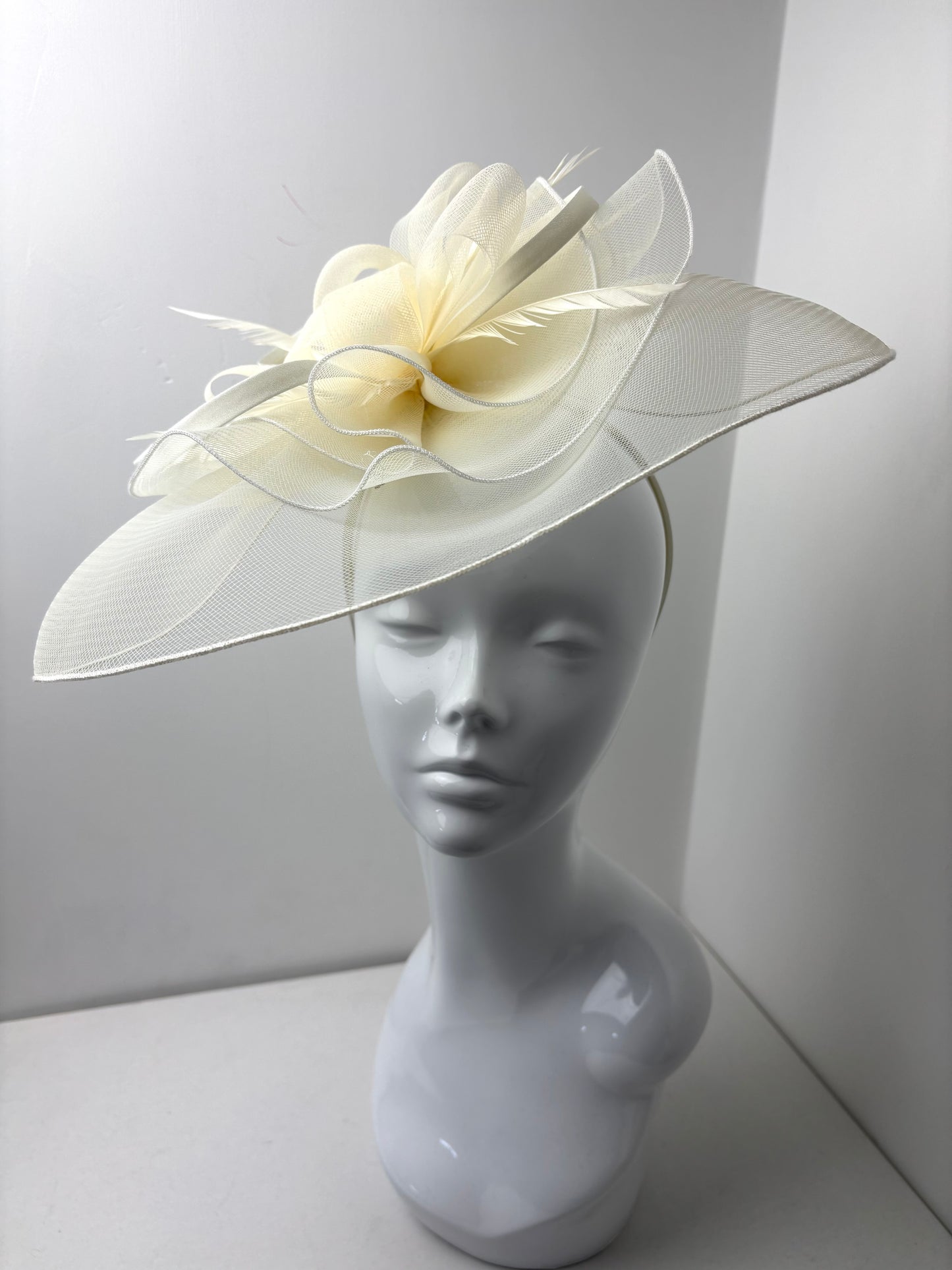 Oversized Cream Loop Veil Fascinator
