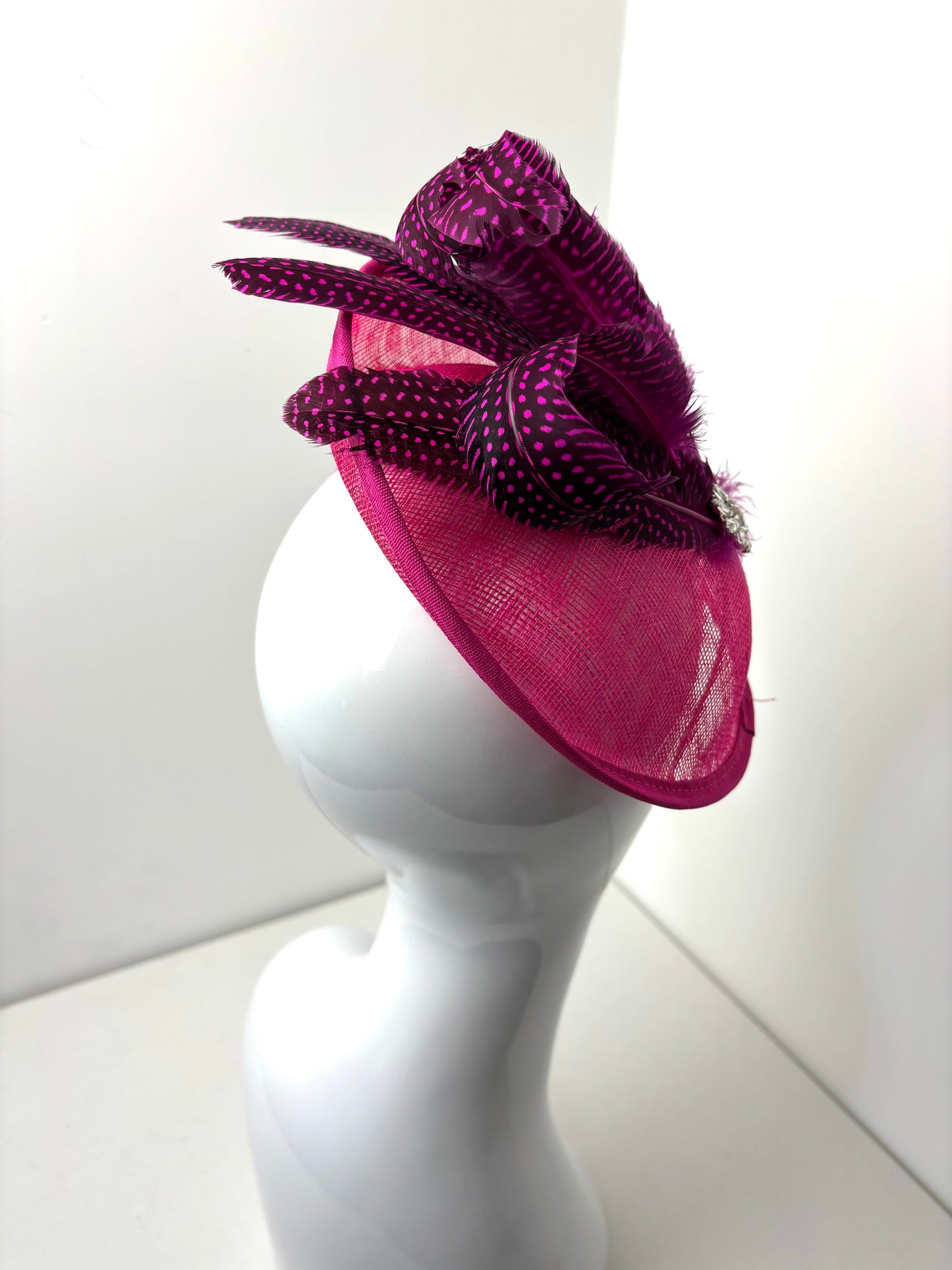 Fuchsia Pink Feather Fascinator Hat – Handmade Sinamay Wedding Guest Headpiece - Ladies Race Day Hat for Ascot & Derby