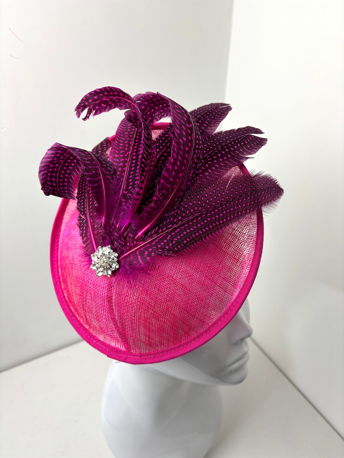Fuchsia Pink Feather Fascinator Hat – Handmade Sinamay Wedding Guest Headpiece - Ladies Race Day Hat for Ascot & Derby