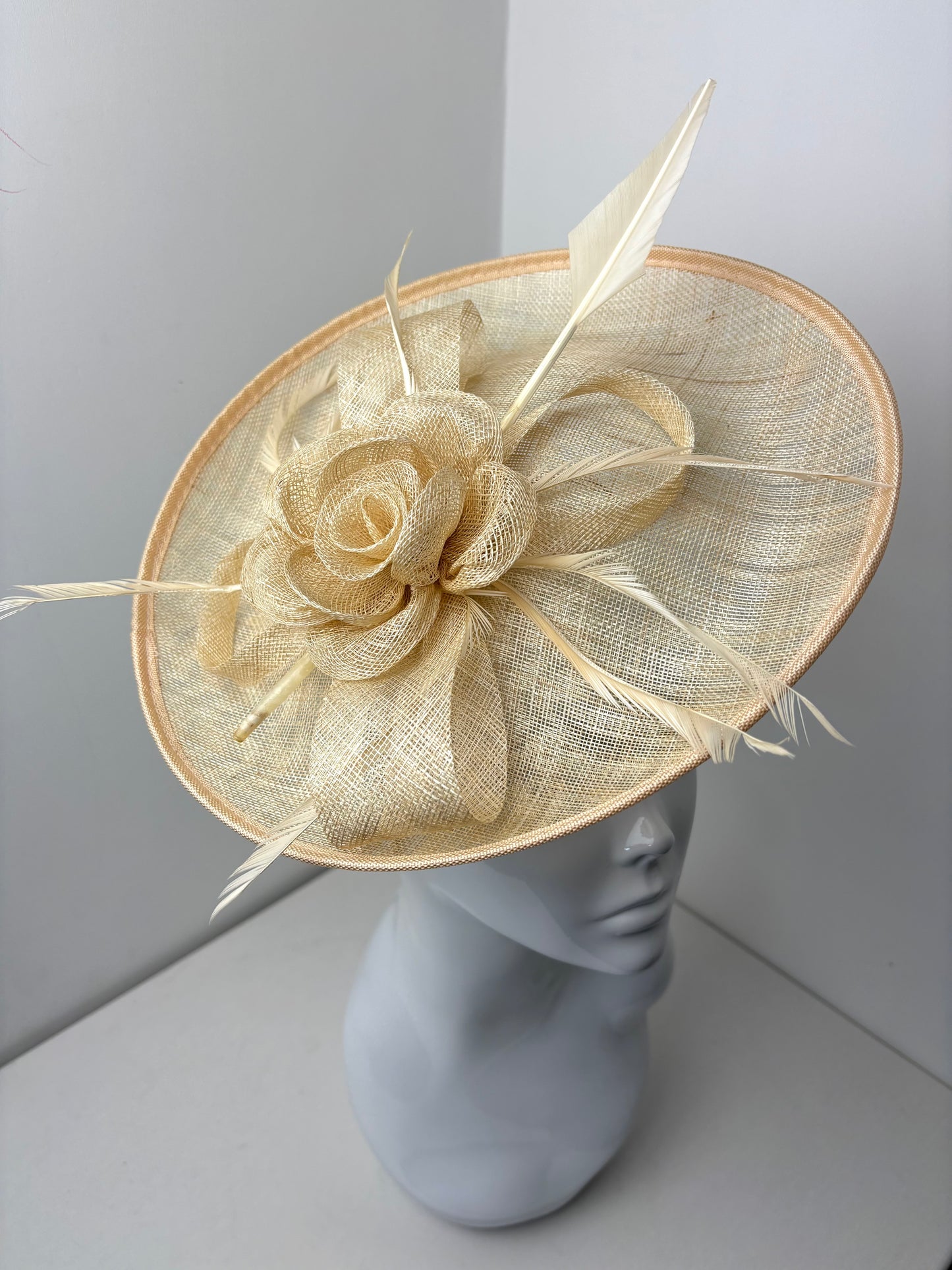 Eternal Cream Round Fascinator